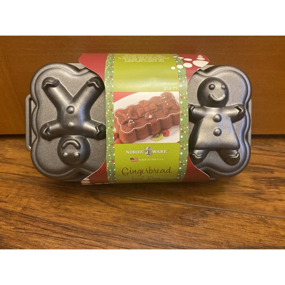 New Nordic Ware Gingerbread Holiday Non-Stick Loaf Pan Christmas Baking Gift